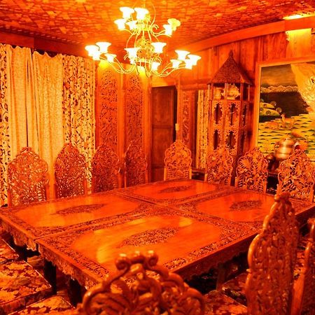 De Laila House Boat By Sterling Hotel Srinagar  Luaran gambar