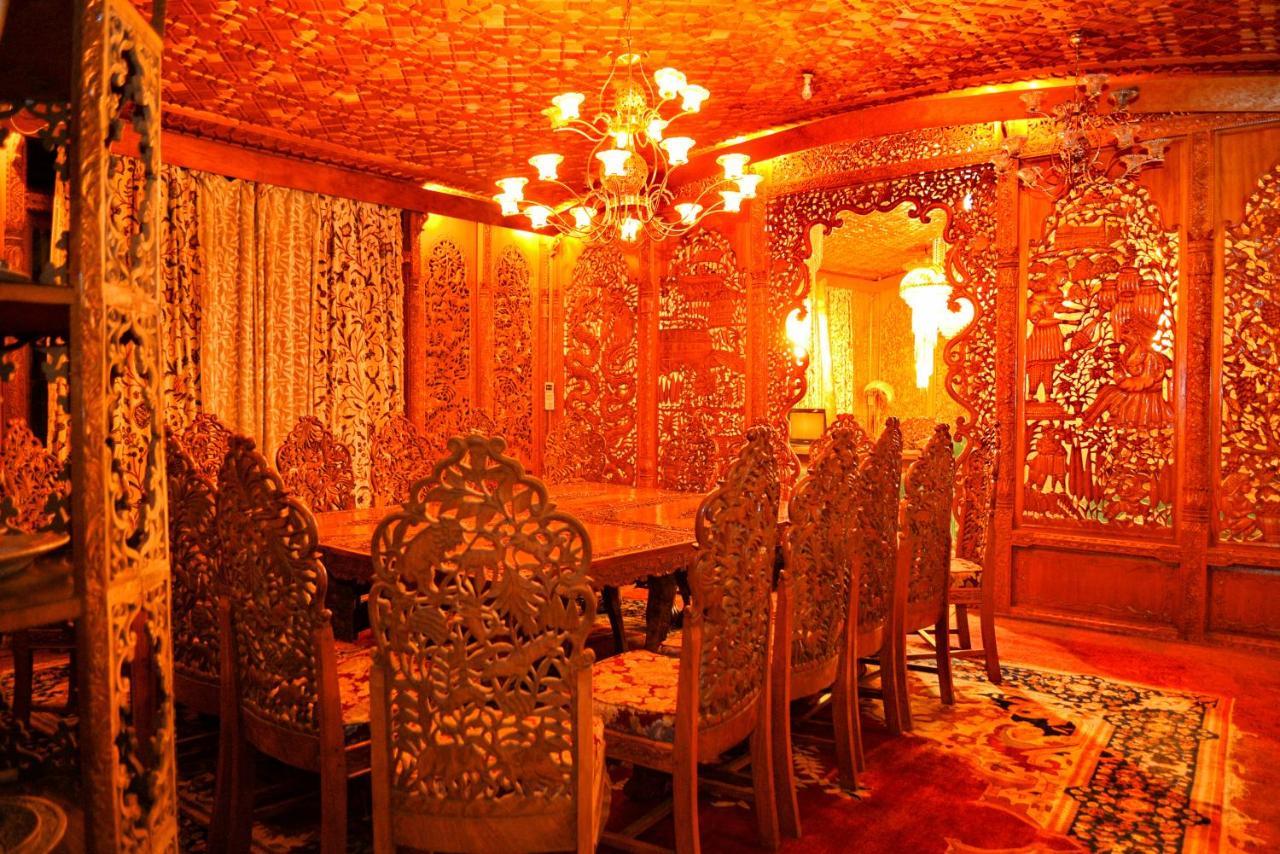 De Laila House Boat By Sterling Hotel Srinagar  Luaran gambar