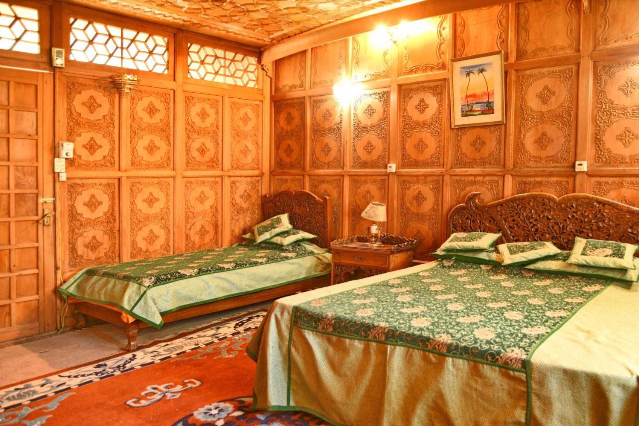 De Laila House Boat By Sterling Hotel Srinagar  Luaran gambar