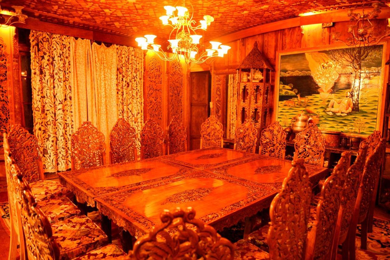 De Laila House Boat By Sterling Hotel Srinagar  Luaran gambar