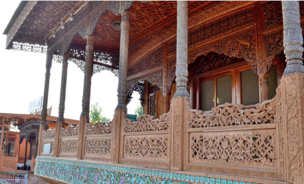 De Laila House Boat By Sterling Hotel Srinagar  Luaran gambar