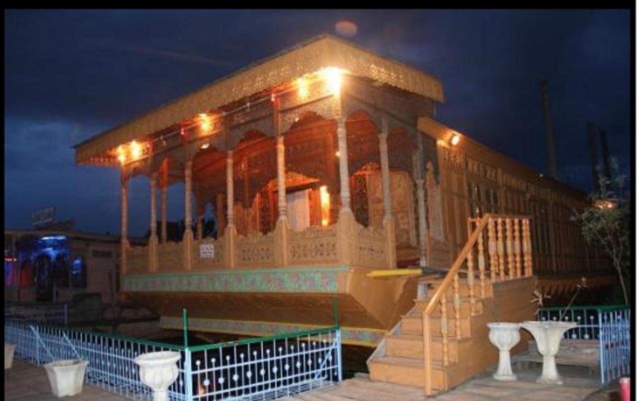 De Laila House Boat By Sterling Hotel Srinagar  Luaran gambar