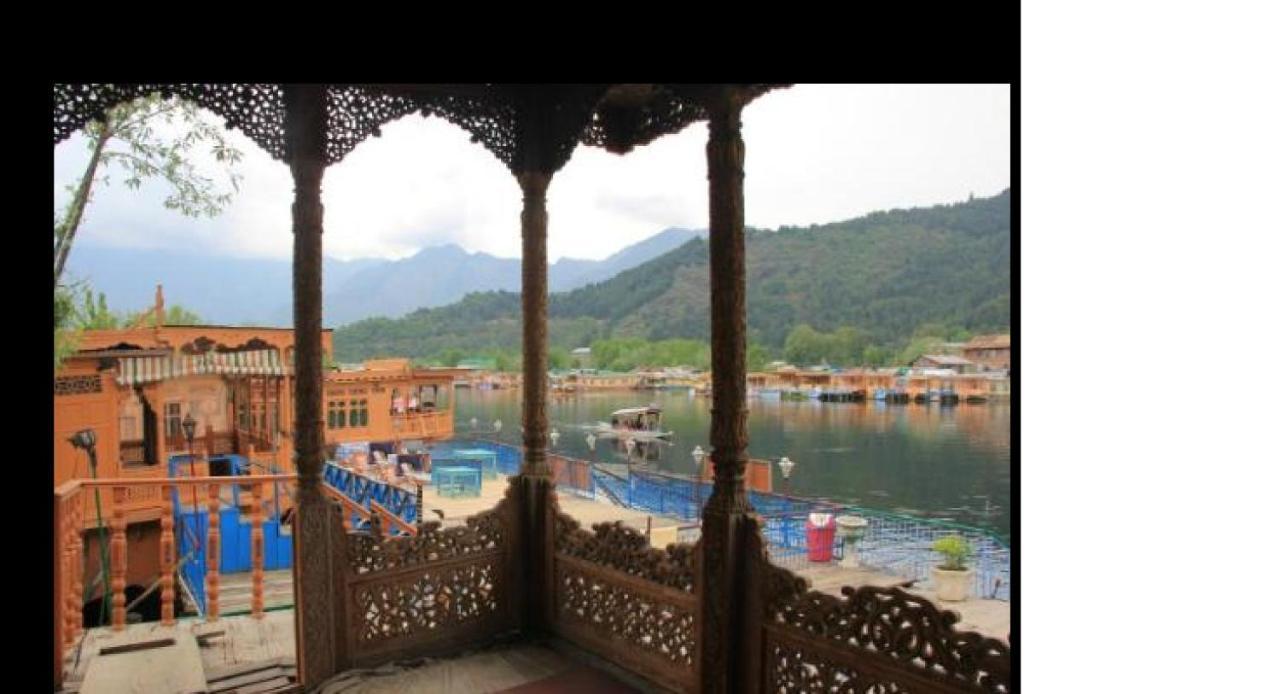 De Laila House Boat By Sterling Hotel Srinagar  Luaran gambar