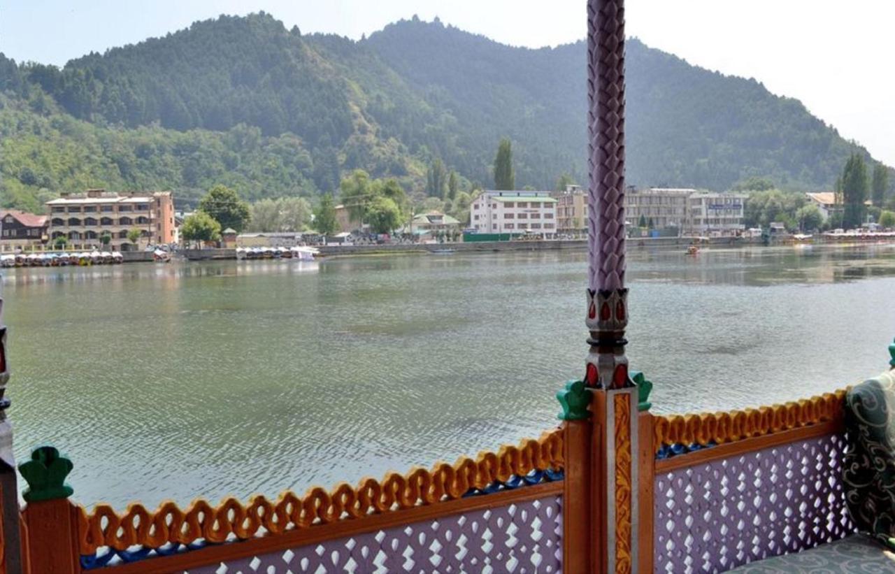 De Laila House Boat By Sterling Hotel Srinagar  Luaran gambar
