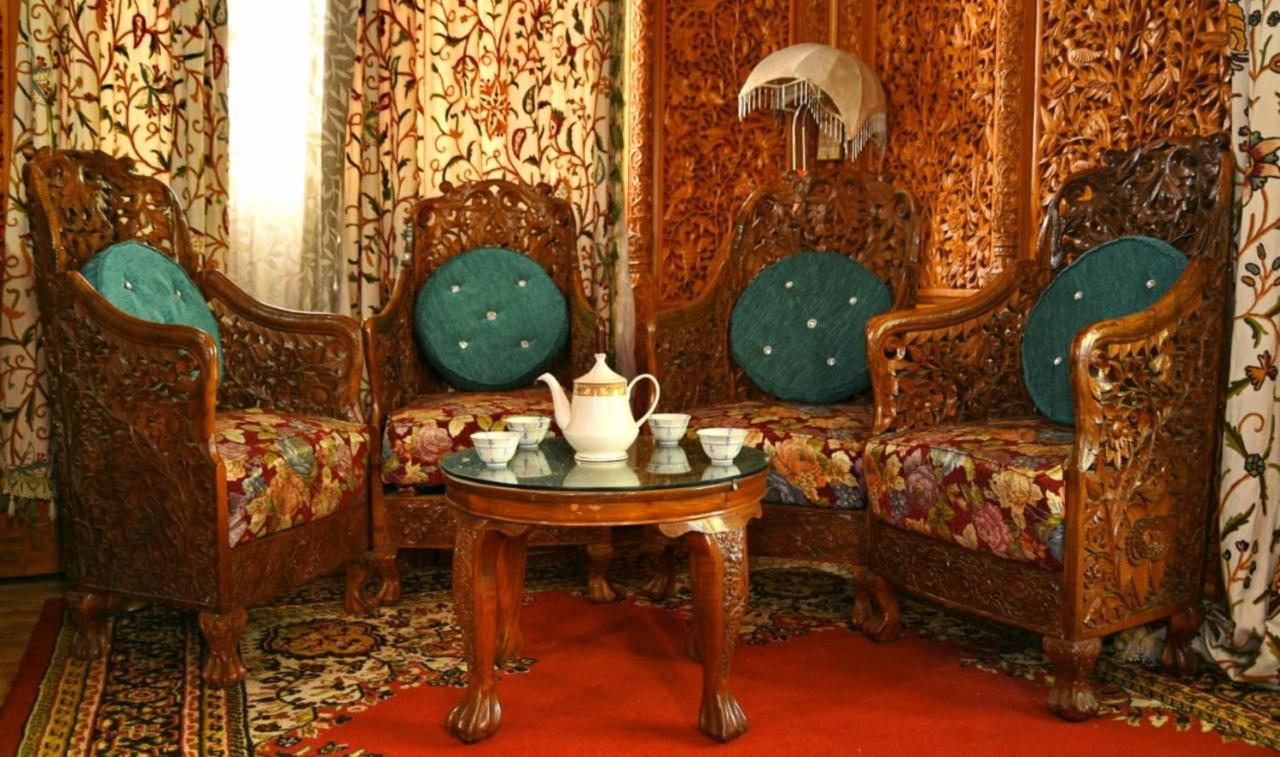 De Laila House Boat By Sterling Hotel Srinagar  Luaran gambar