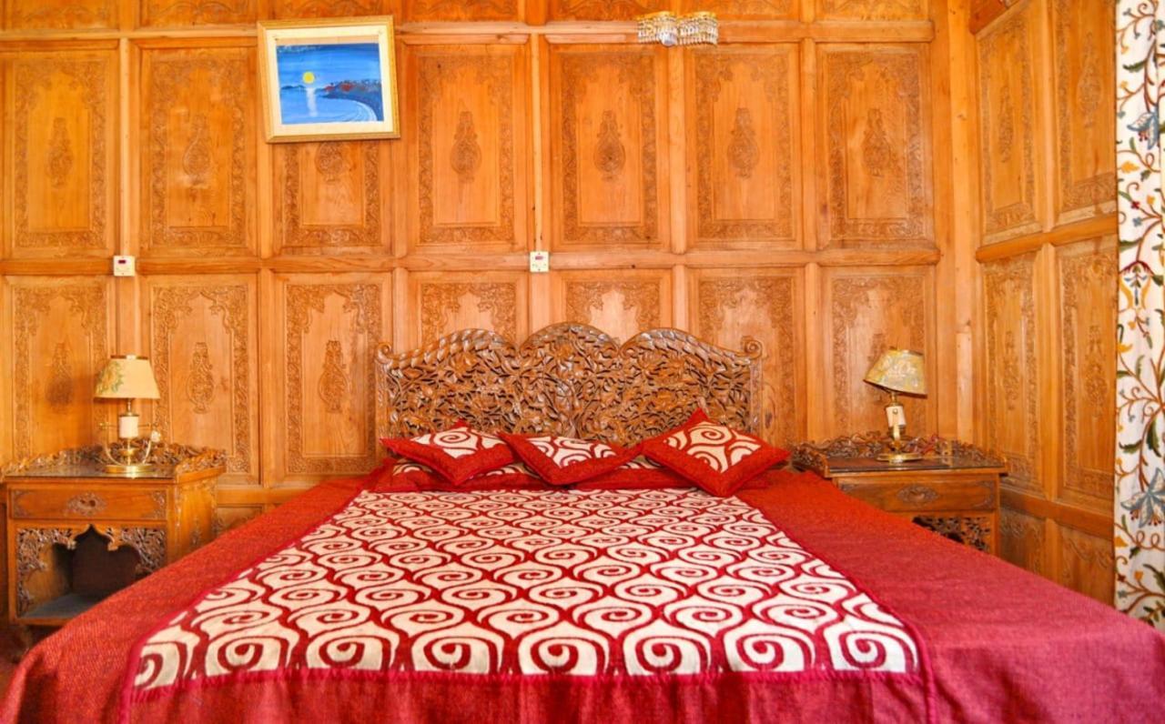De Laila House Boat By Sterling Hotel Srinagar  Luaran gambar